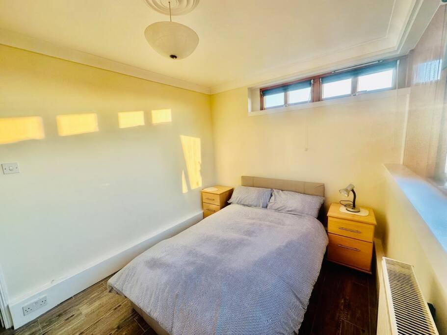 3 Bed Sky Apartment Se15 Peckham Londres Extérieur photo